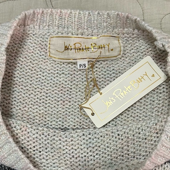 NEW Jen’s Pirate Beauty Dali Sweater 100% Polyester cream black gray pink - Picture 6 of 11
